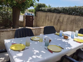 Maison spacieuse climatisée, 3 chambres, terrasse, cuisine neuve, accès direct à la mer, à Marseillan - FR-1-326-719